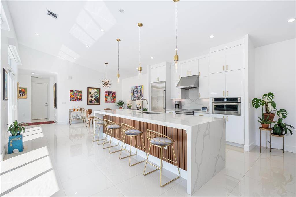 Wilton Manors, FL 33305,619 NE 21st Ct
