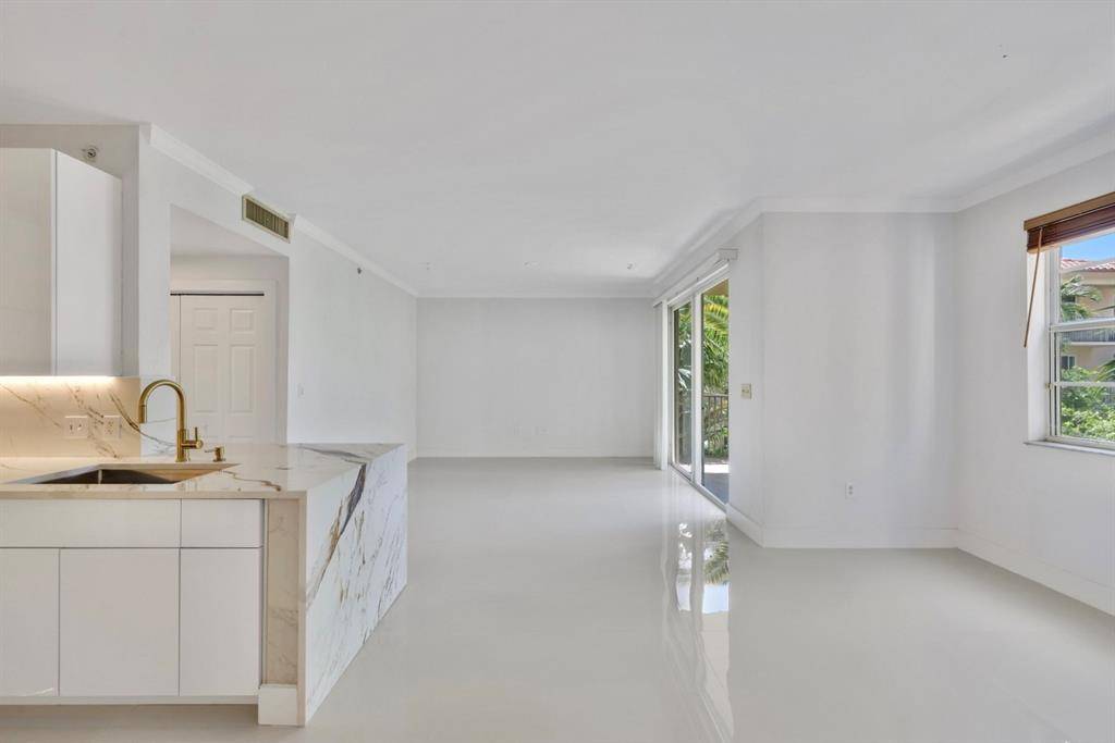 West Palm Beach, FL 33407,1803 N Flagler Dr #206
