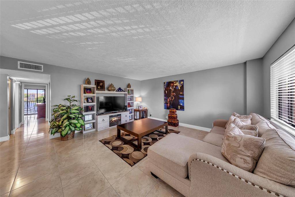 7466 Ashmont Cir #303, Tamarac, FL 33321