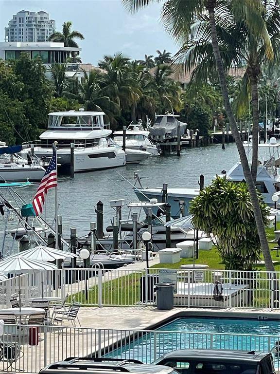 1731 SE 15th St #301, Fort Lauderdale, FL 33316
