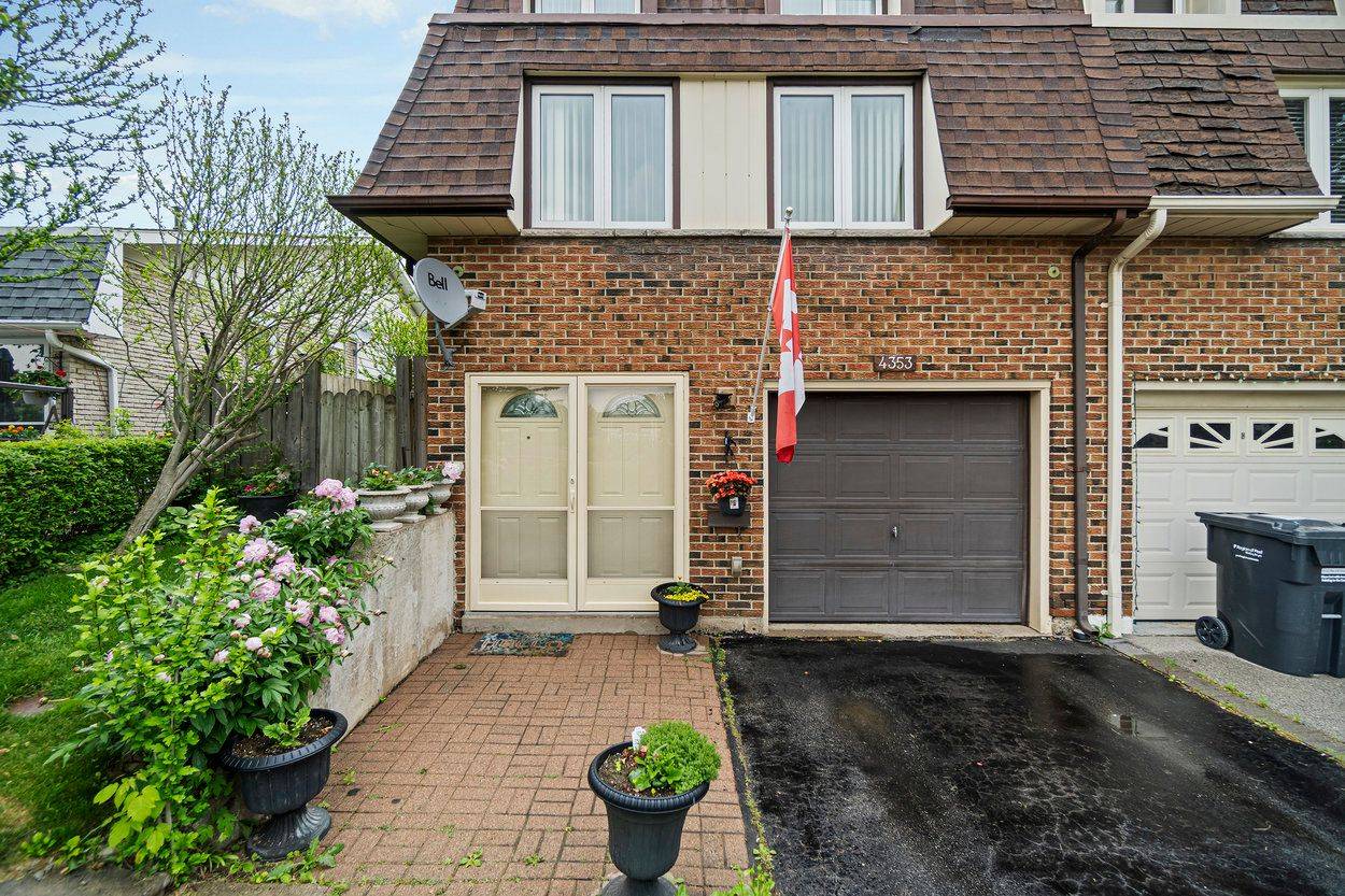 Mississauga, ON L4T 3K6,4353 Brandon Gate DR