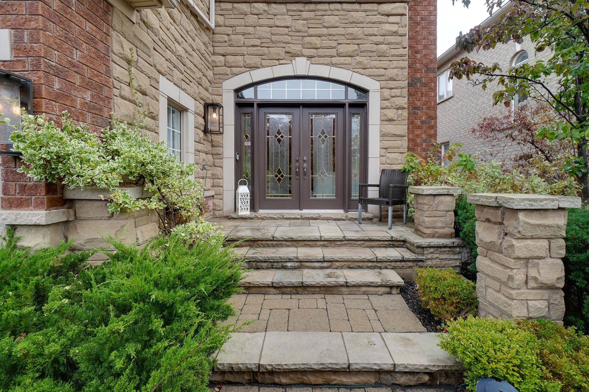 2301 Hertfordshire WAY, Oakville, ON L6H 7M5