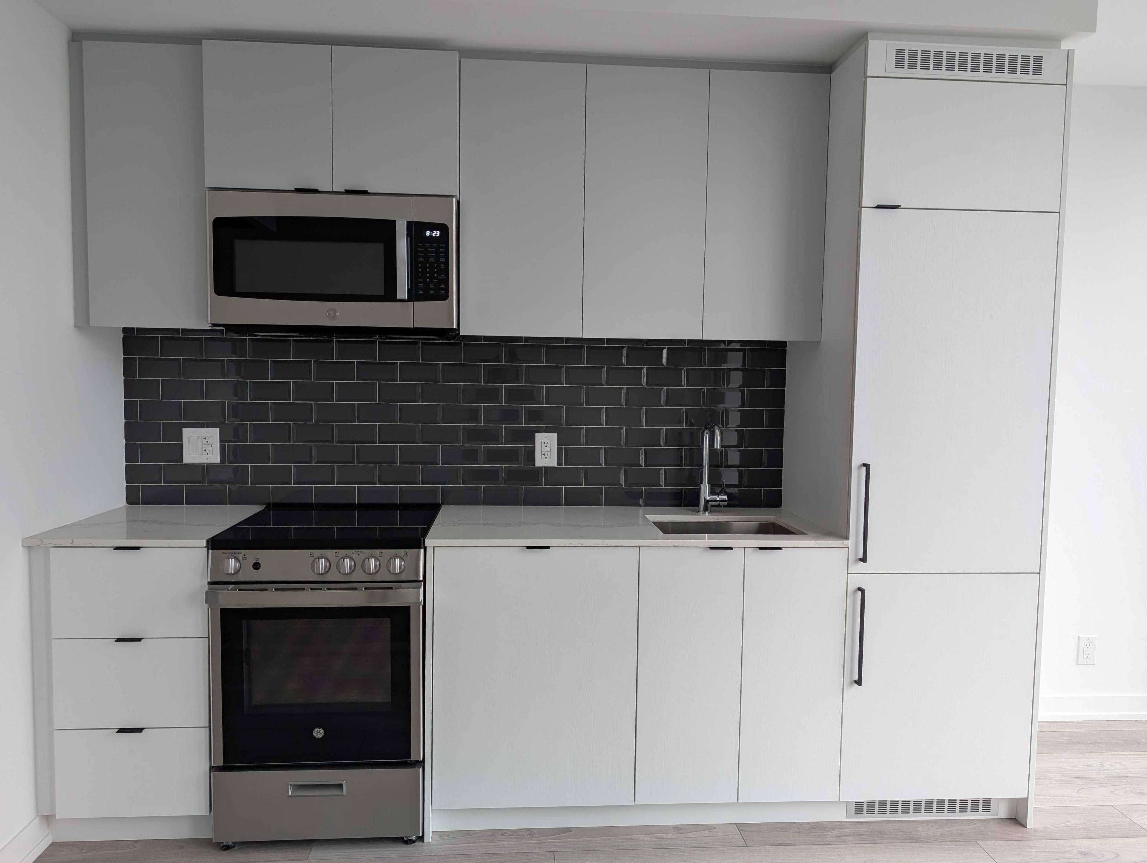 285 Dufferin ST #727, Toronto W01, ON M6K 0J2