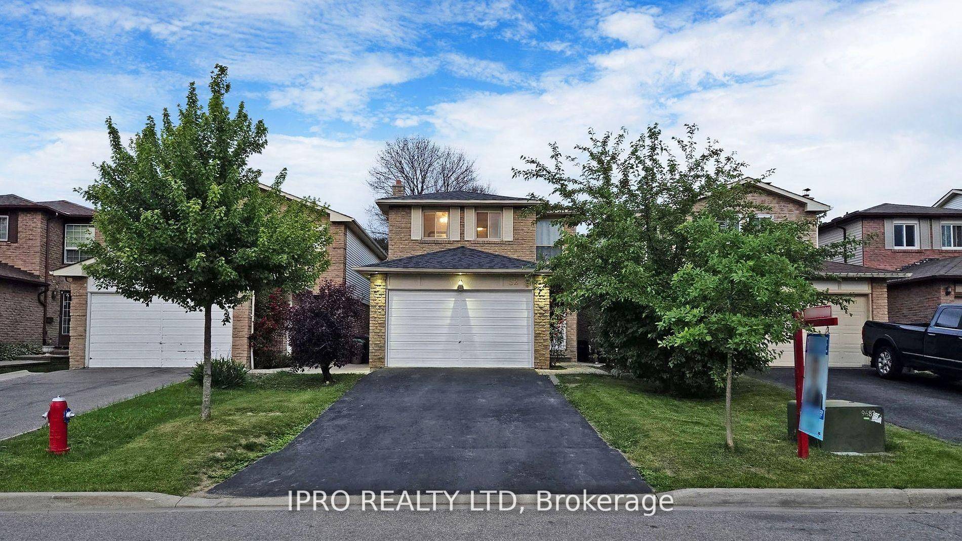 32 Dafoe CRES, Brampton, ON L6Y 2L2