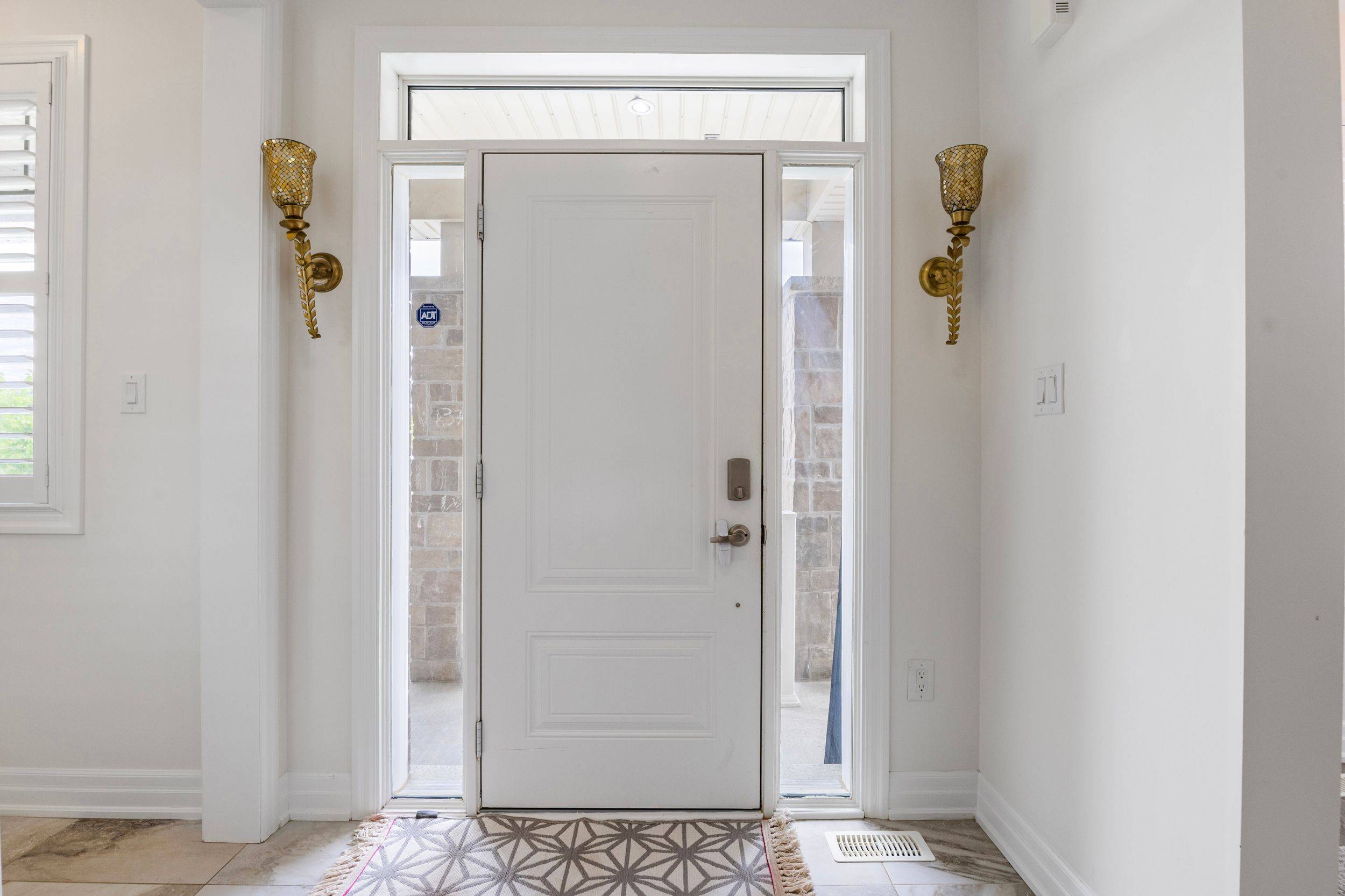 Milton, ON L9E 1M7,1374 Rose WAY