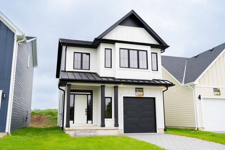 1225 Tulloch AVE, London South, ON N6M 0L8