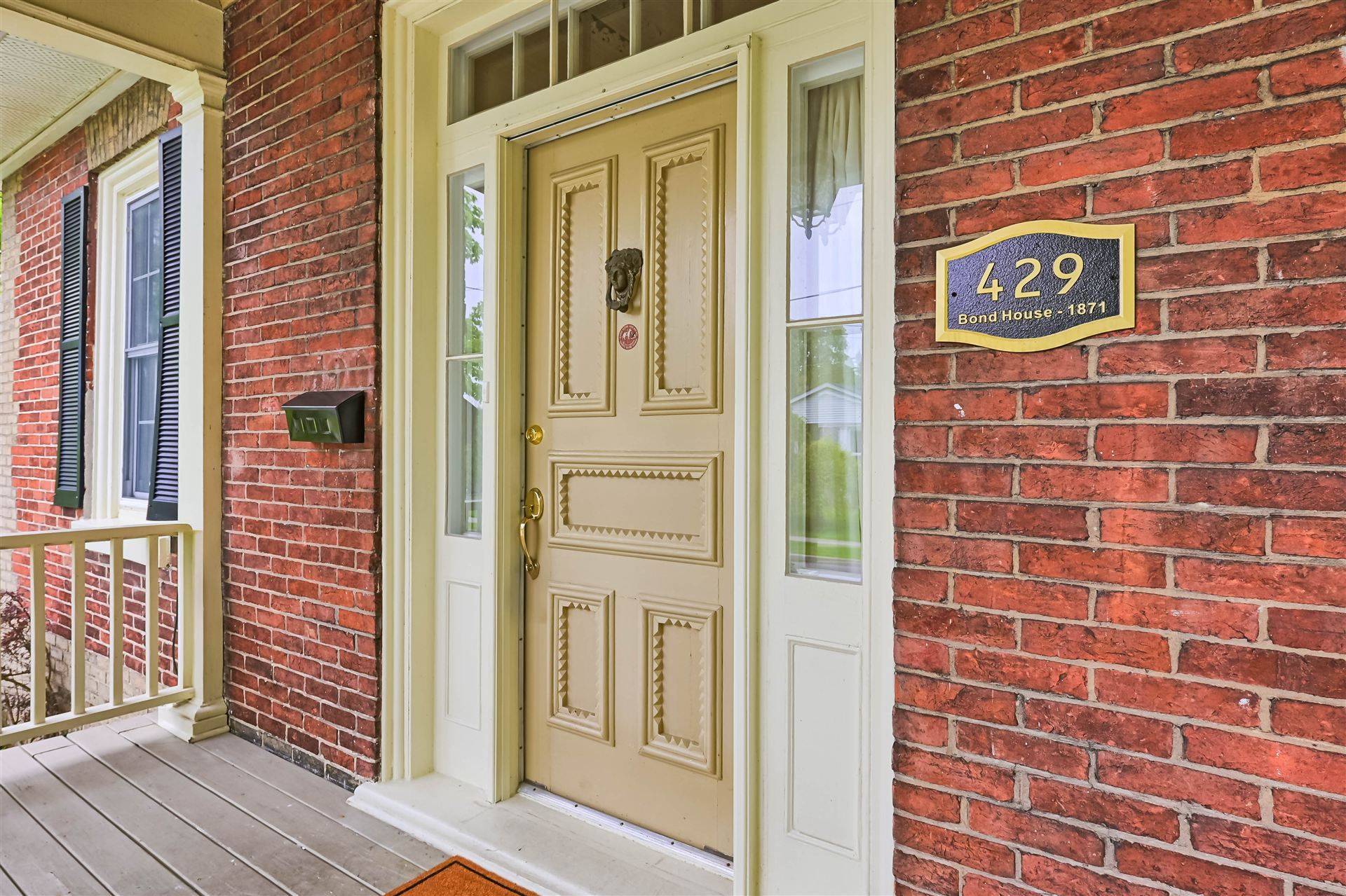 Cobourg, ON K9A 3M7,429 George ST