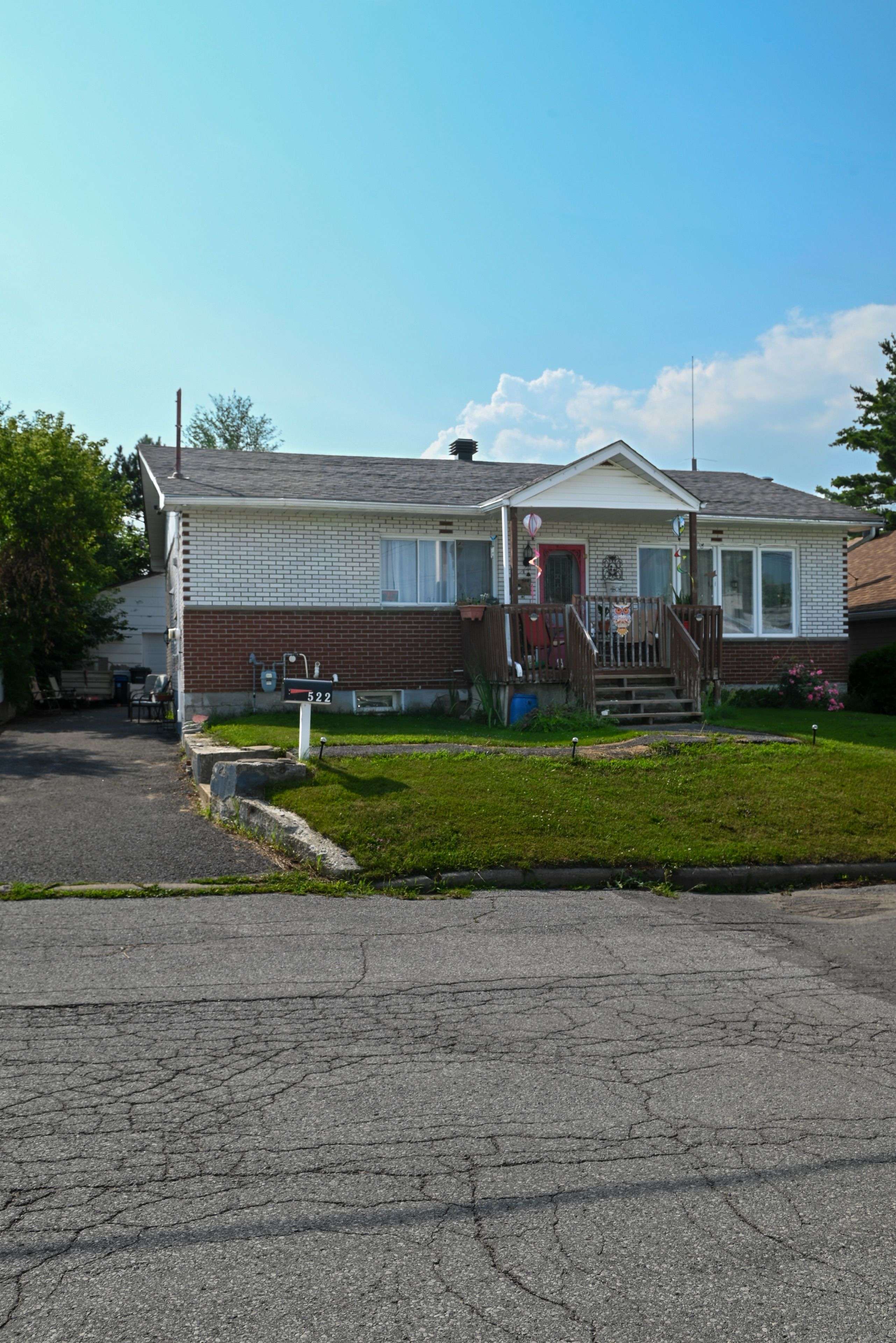 Hawkesbury, ON K6A 2C4,522 Champlain ST