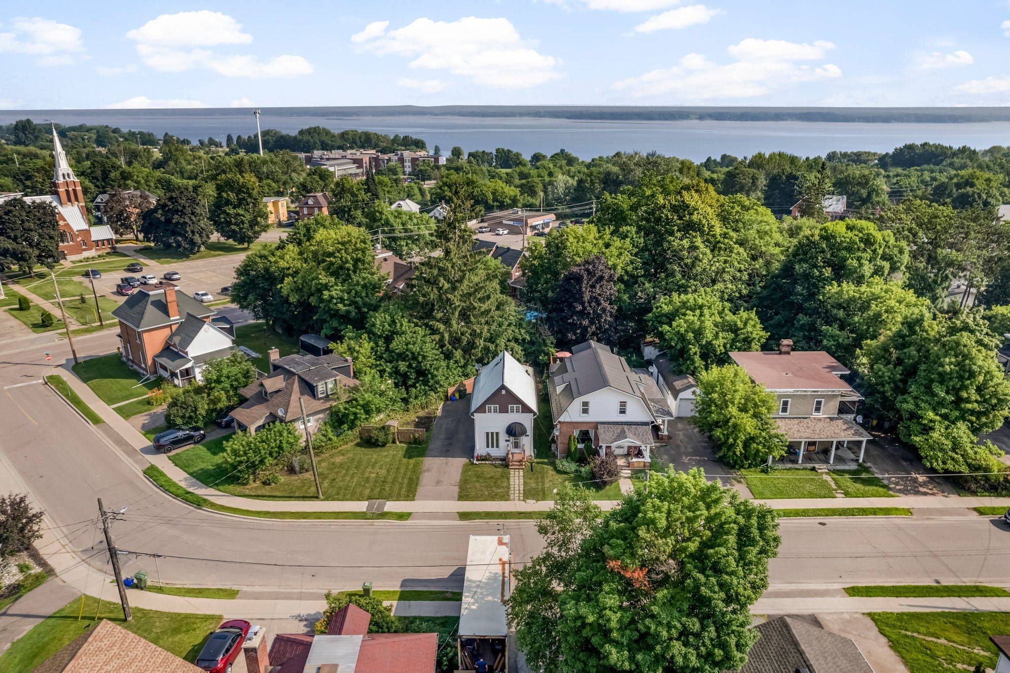 Pembroke, ON K8A 5V1,607 Isabella ST