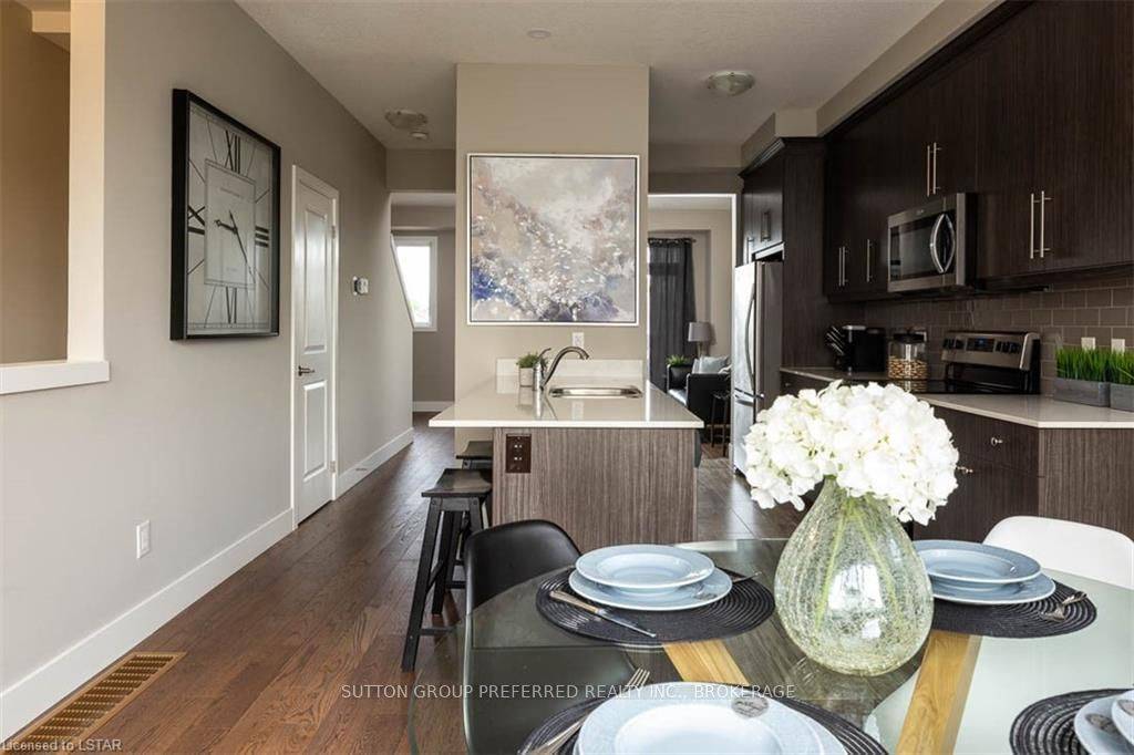 London South, ON N6M 0H5,2144 Meadowgate BLVD