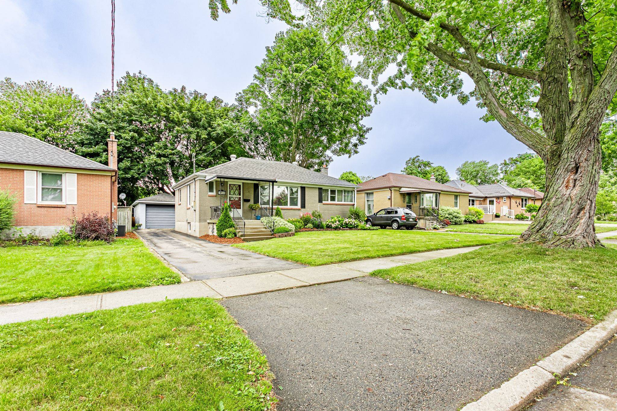 London East, ON N5W 2J5,1822 Park AVE
