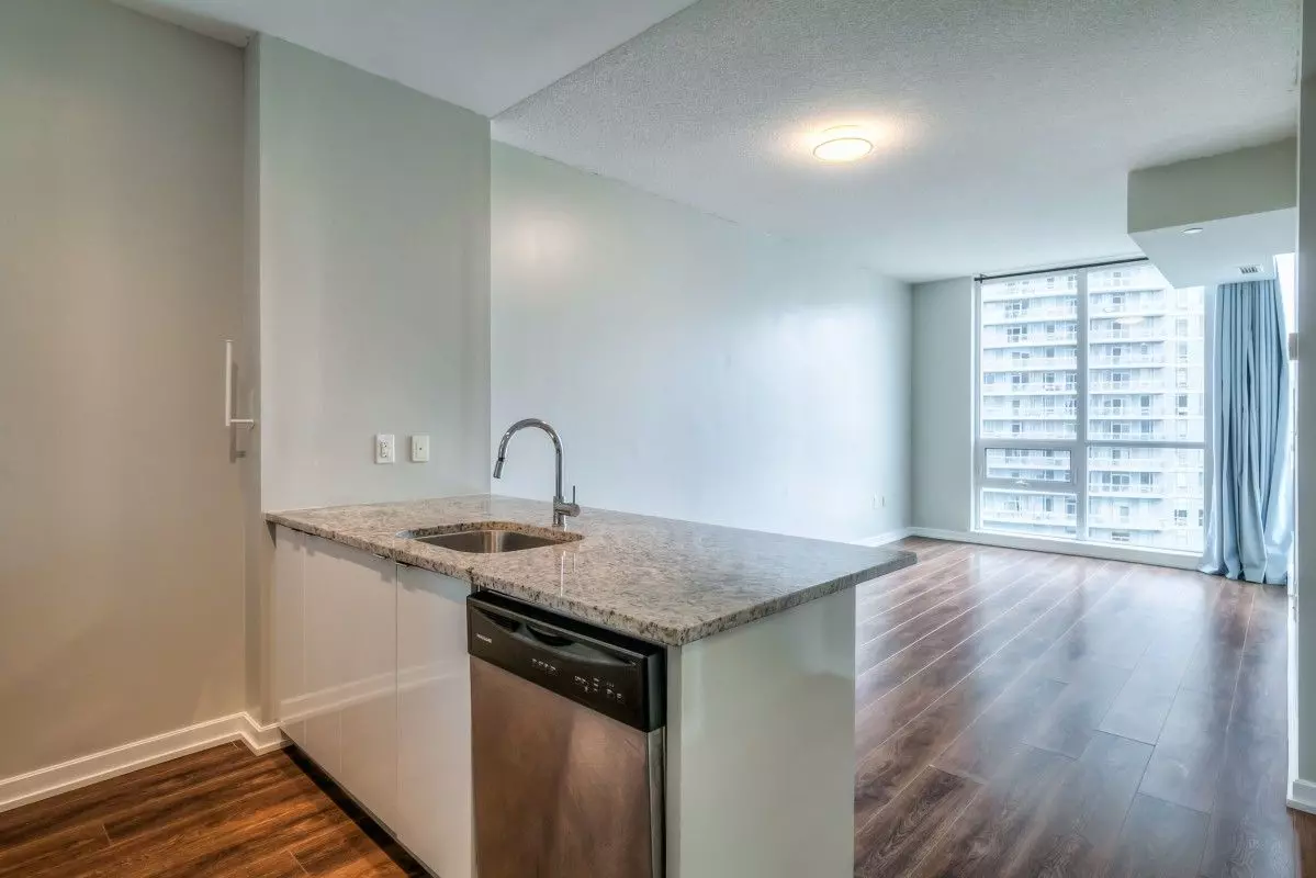 Toronto C15, ON M2J 0B6,62 Forest Manor RD #912