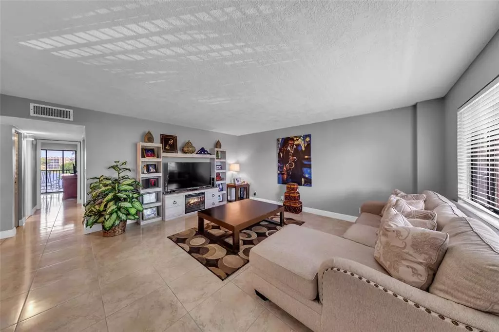 Tamarac, FL 33321,7466 Ashmont Cir #303