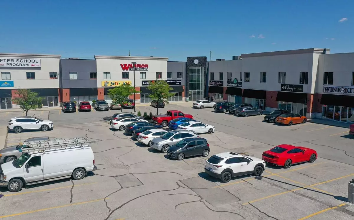Newmarket, ON L3Y 8Z9,18075 Leslie ST #12