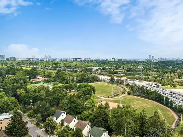 Toronto C07, ON M2M 1R2,25 Greenview AVE #1716
