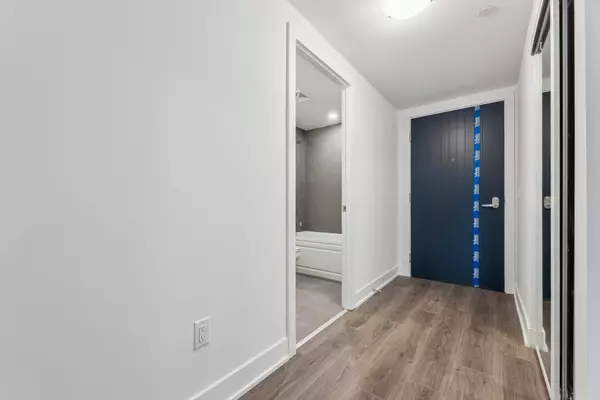 Oshawa, ON L1L 0W3,2545 Simcoe ST N #2404