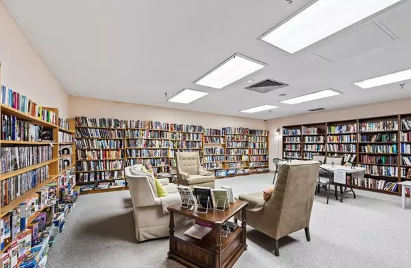 Mississauga, ON L4Y 3T6,1333 Bloor St ST #1712