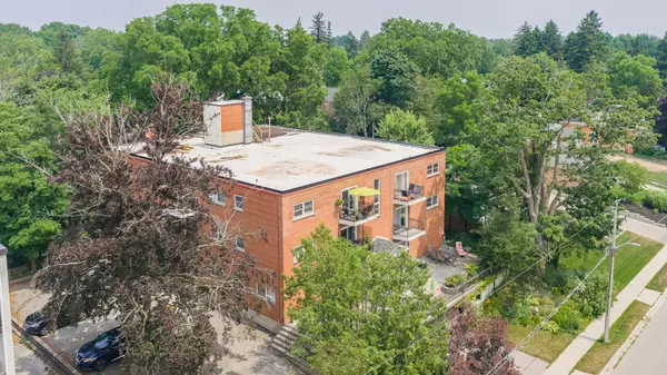Stratford, ON N5A 4Y1,98 William ST