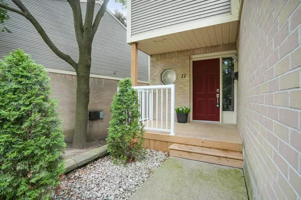 London South, ON N5Z 4Z6,9 Ailsa PL #11