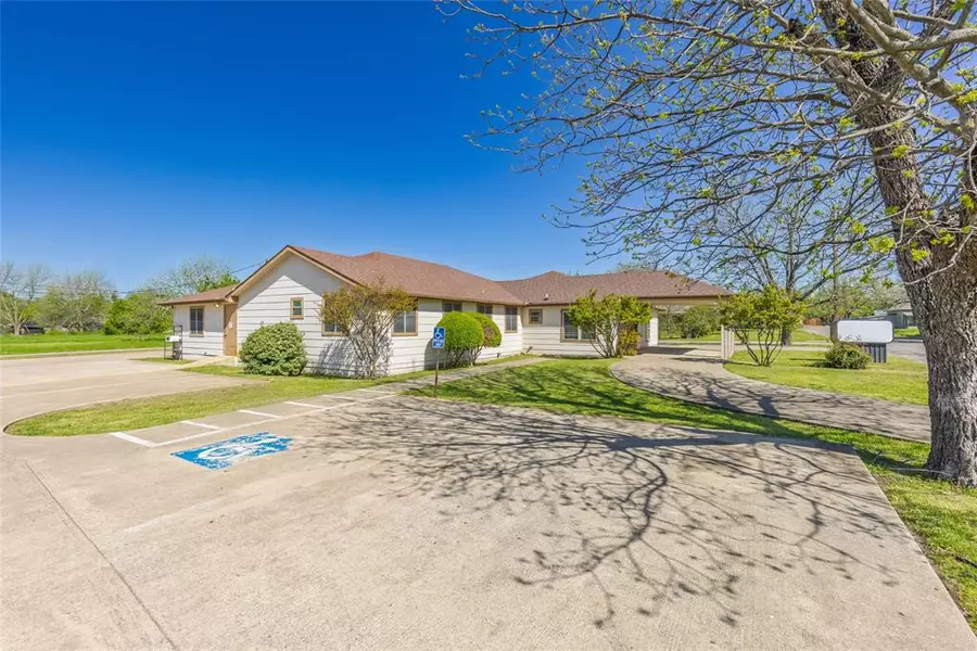 111 N Johnson Street, Farmersville, TX 75442
