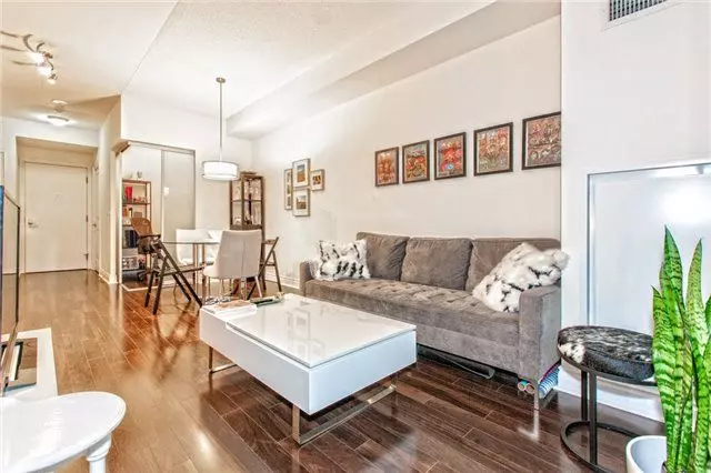 28 Ted Rogers WAY #2707, Toronto E03, ON M4Y 2J4