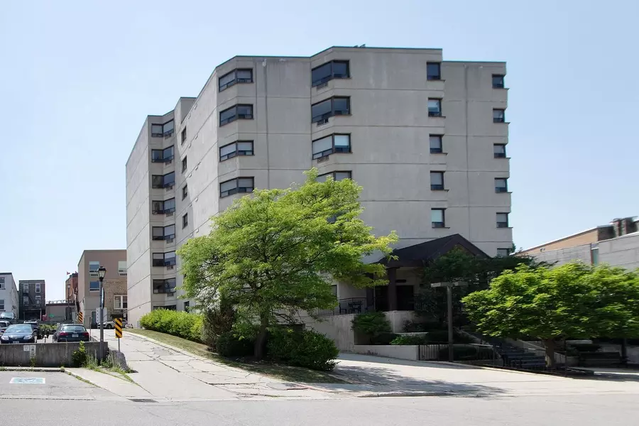 11 Cobourg ST #401, Stratford, ON N5A 3E4