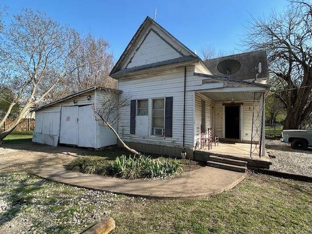 401 E Spruce Street, Whitewright, TX 75491