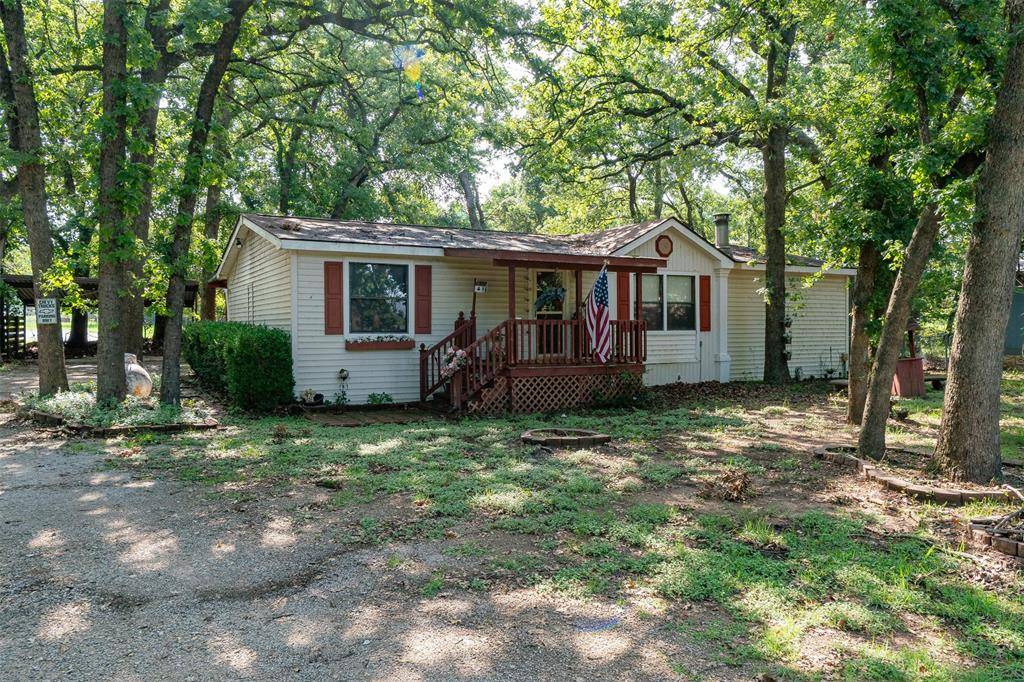 4967 Blue Water Circle, Granbury, TX 76049