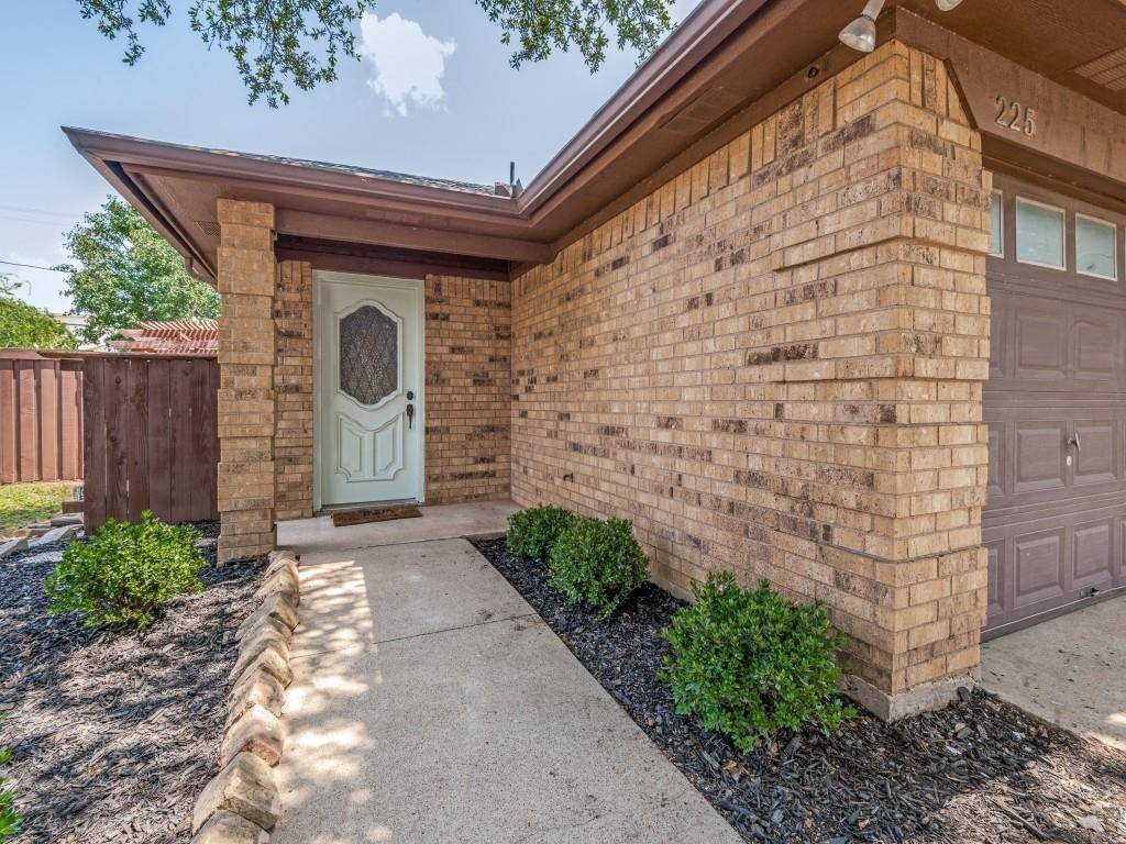Hurst, TX 76054,225 Mountainview Drive