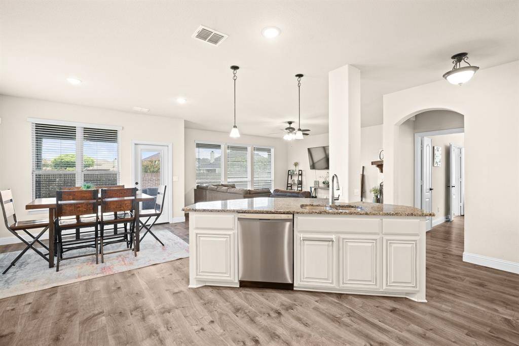 Waxahachie, TX 75165,208 Arborside Drive