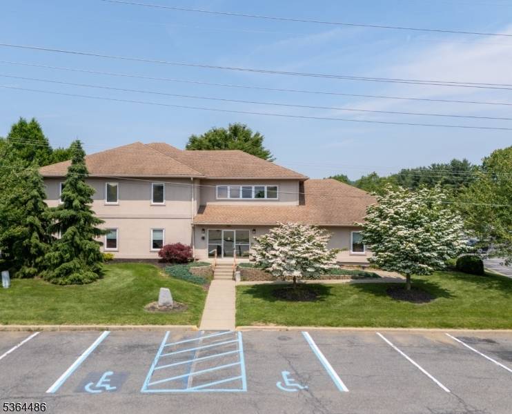 1000 Coventry Dr, Lopatcong Twp., NJ 08865