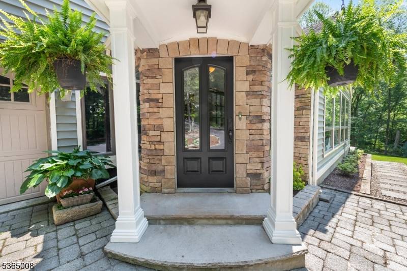Hampton Twp., NJ 07860,16 Forest Dr