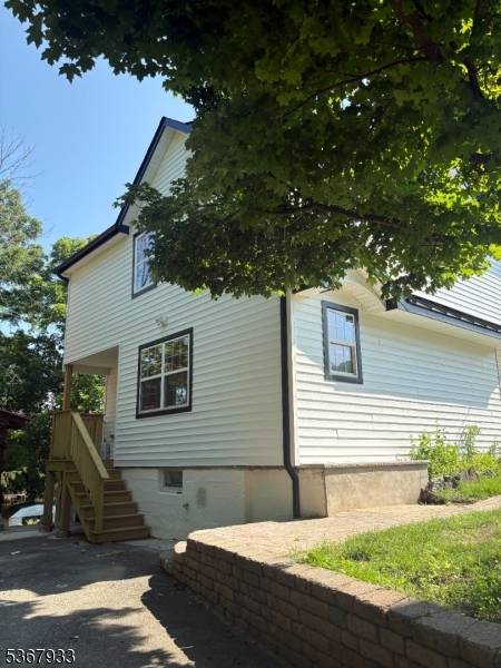 Hamburg Boro, NJ 07419,18 Governor Haines St