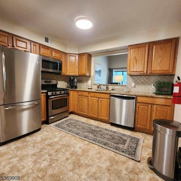 Hampton Twp., NJ 07860,4 Cardinal Ln