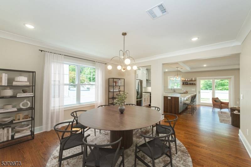 Morris Plains Boro, NJ 07950,21 Maple Ave