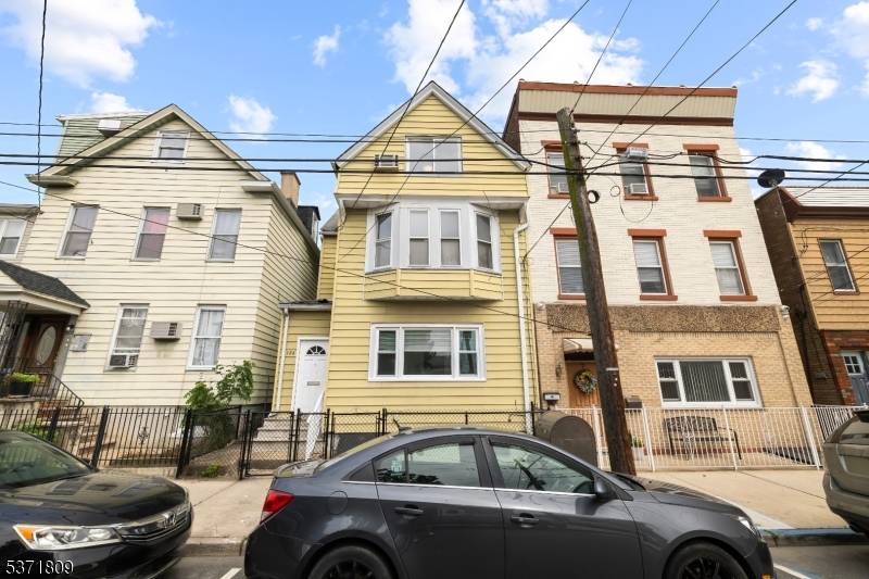 126 Grant Ave, Harrison Town, NJ 07029