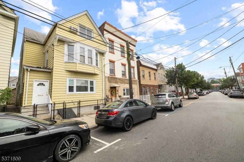 Harrison Town, NJ 07029,126 Grant Ave