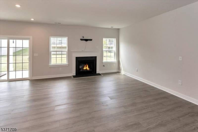 Mansfield Twp., NJ 07865,8 Middle Ln W