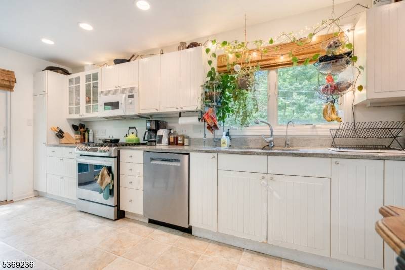 Vernon Twp., NJ 07422,507 Abricada Rd