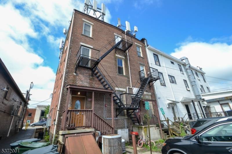 Hackettstown Town, NJ 07840,141 Main St