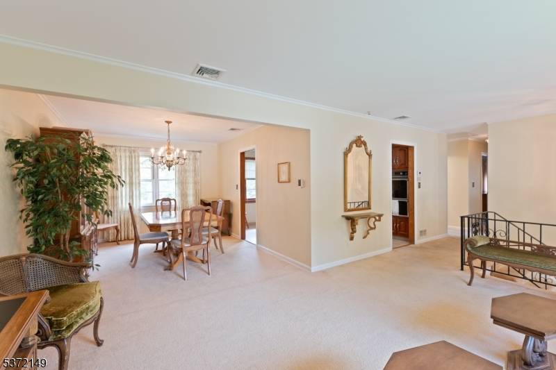 Livingston Twp., NJ 07039,46 Mccall Ave