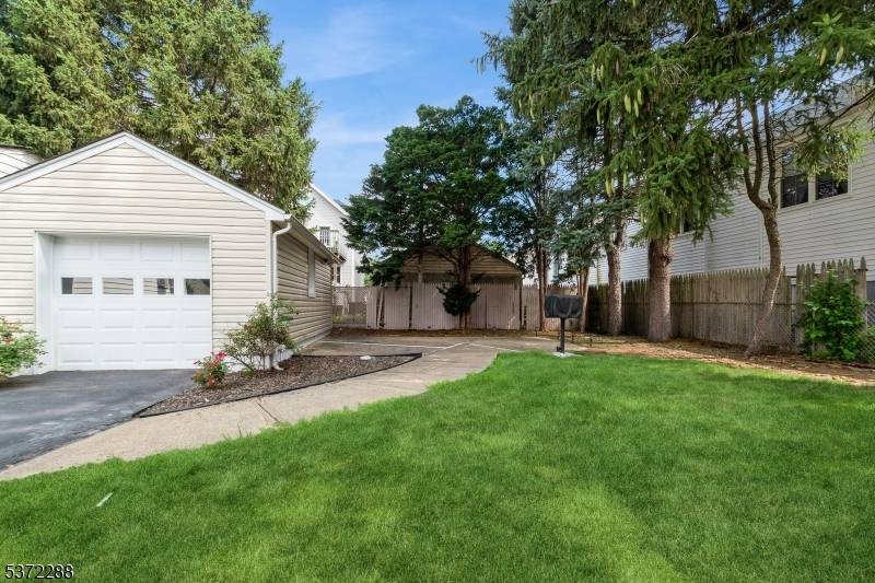 Kenilworth Boro, NJ 07033,552 Passaic Ave