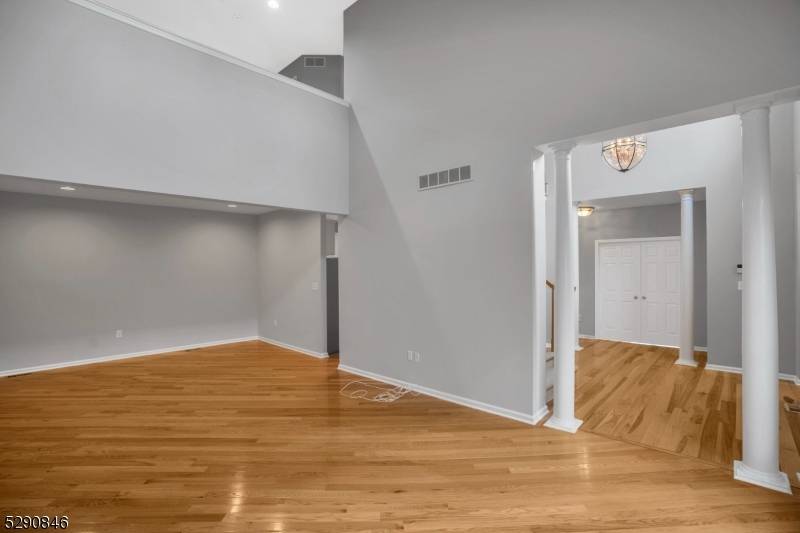 Bridgewater Twp., NJ 08836,48 LOFT DRIVE