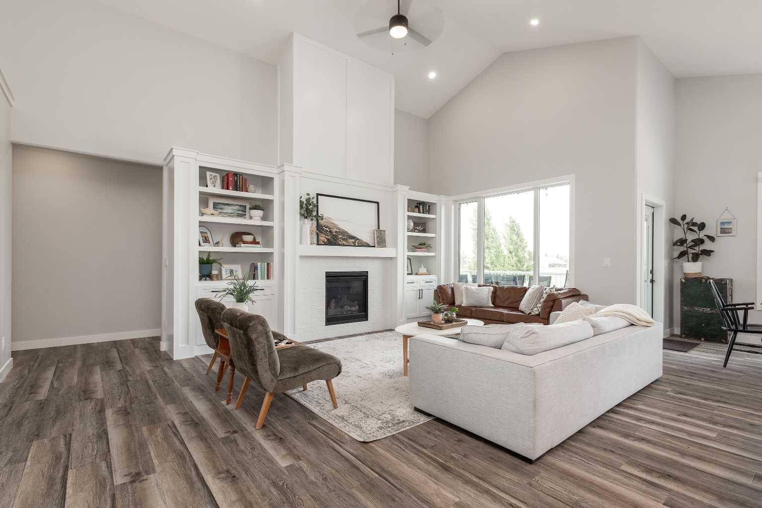 Lethbridge, AB T1K 8G2,4521 40 AVE S