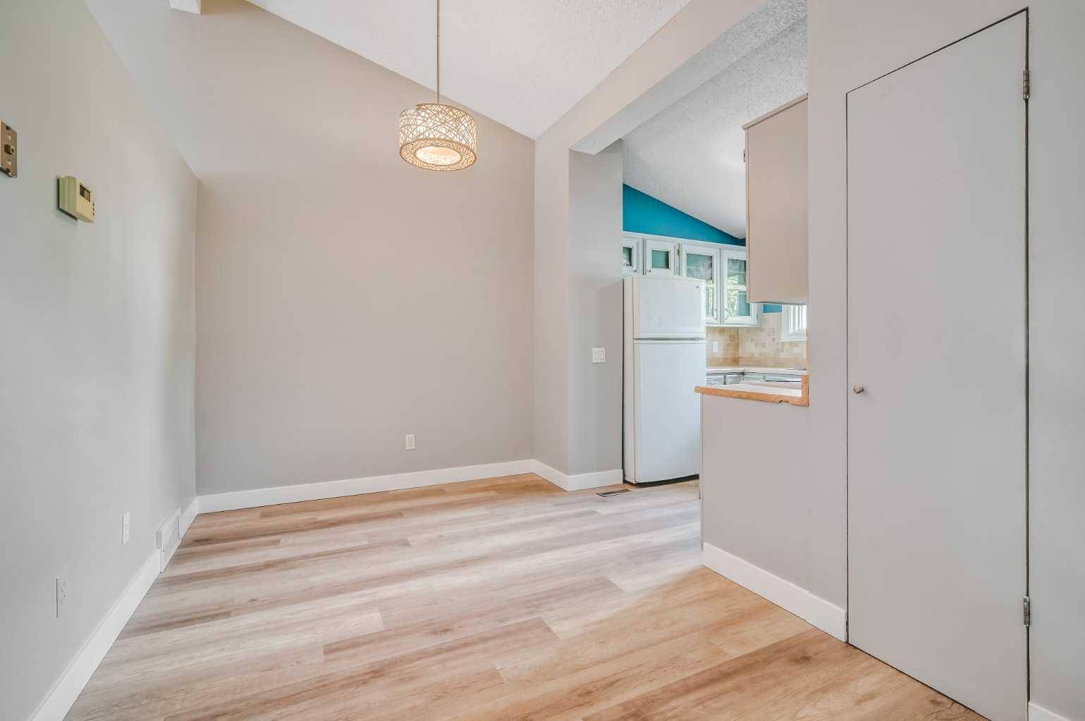 Calgary, AB T3G1R2,1426 Ranchlands WAY Northwest