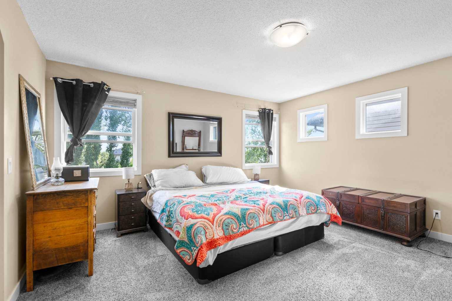 Okotoks, AB T1S2N4,212 Crystal Green PL