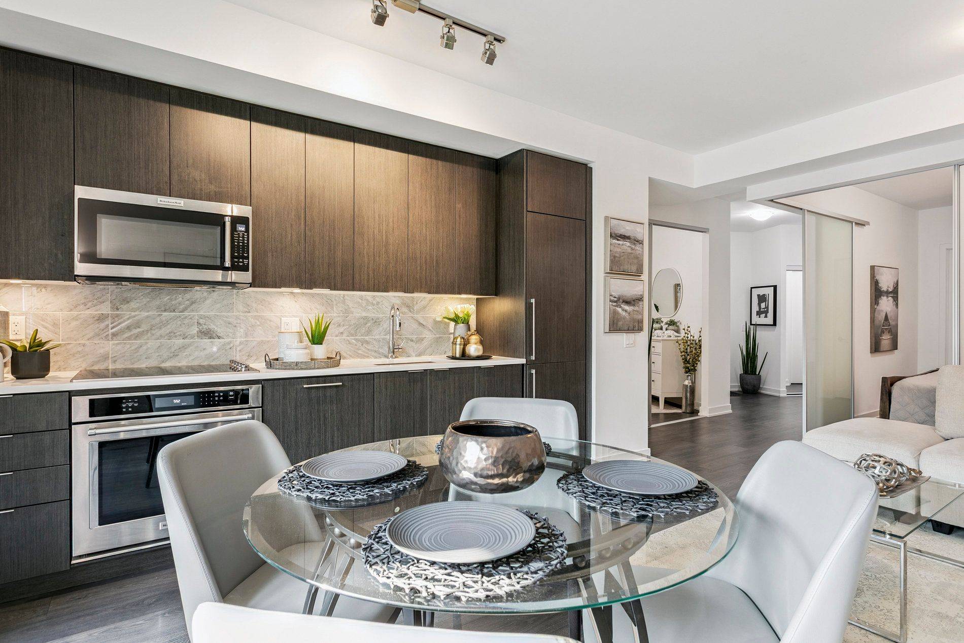 38 Iannuzzi ST #502, Toronto C01, ON M5V 0S2