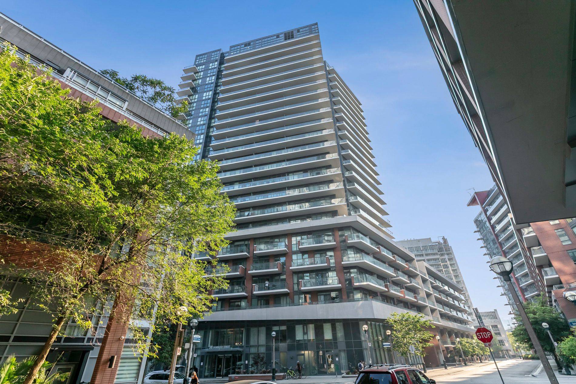 Toronto C01, ON M5V 0S2,38 Iannuzzi ST #502