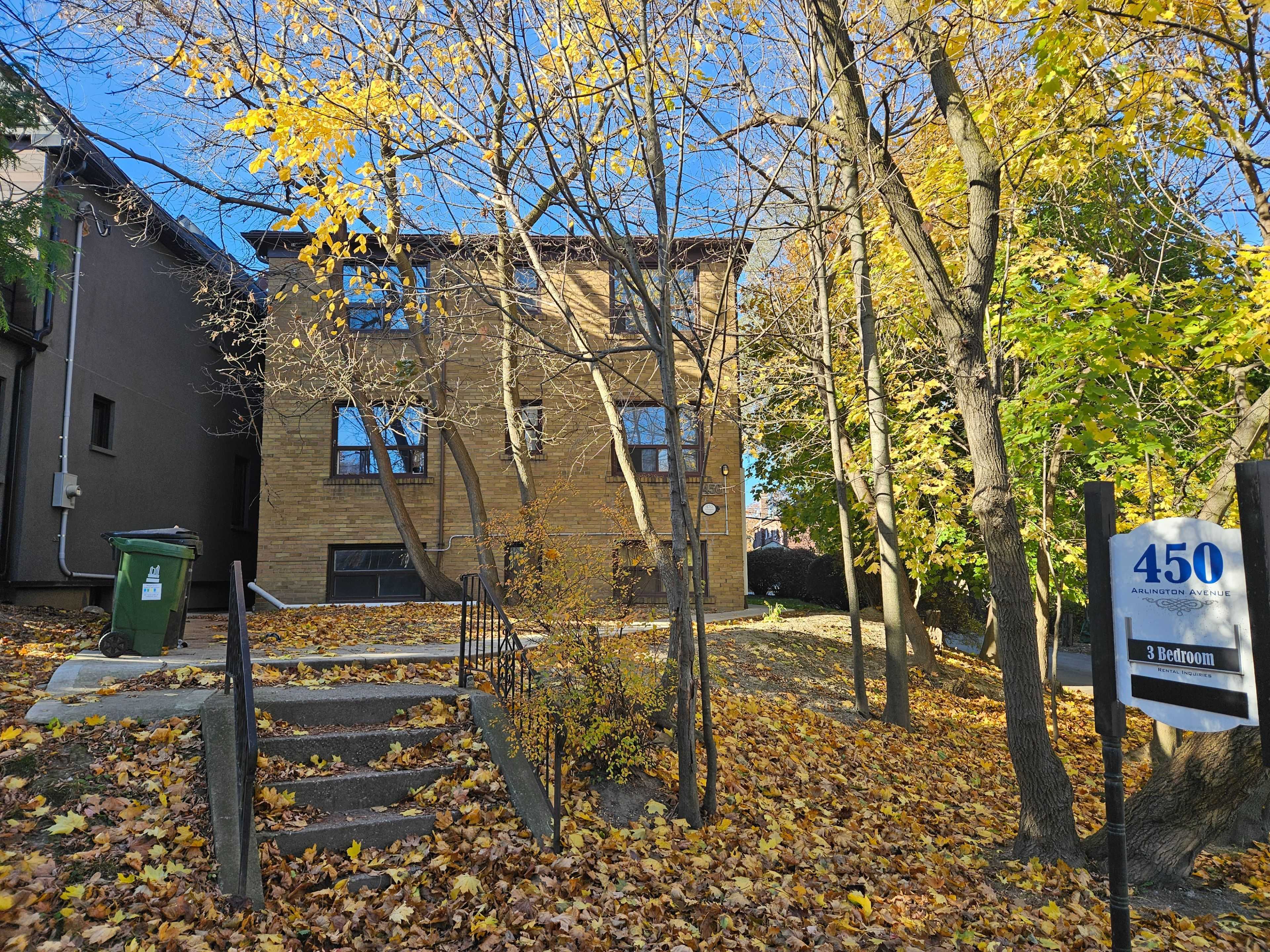 450 Arlington AVE #5, Toronto C03, ON M6C 3A2