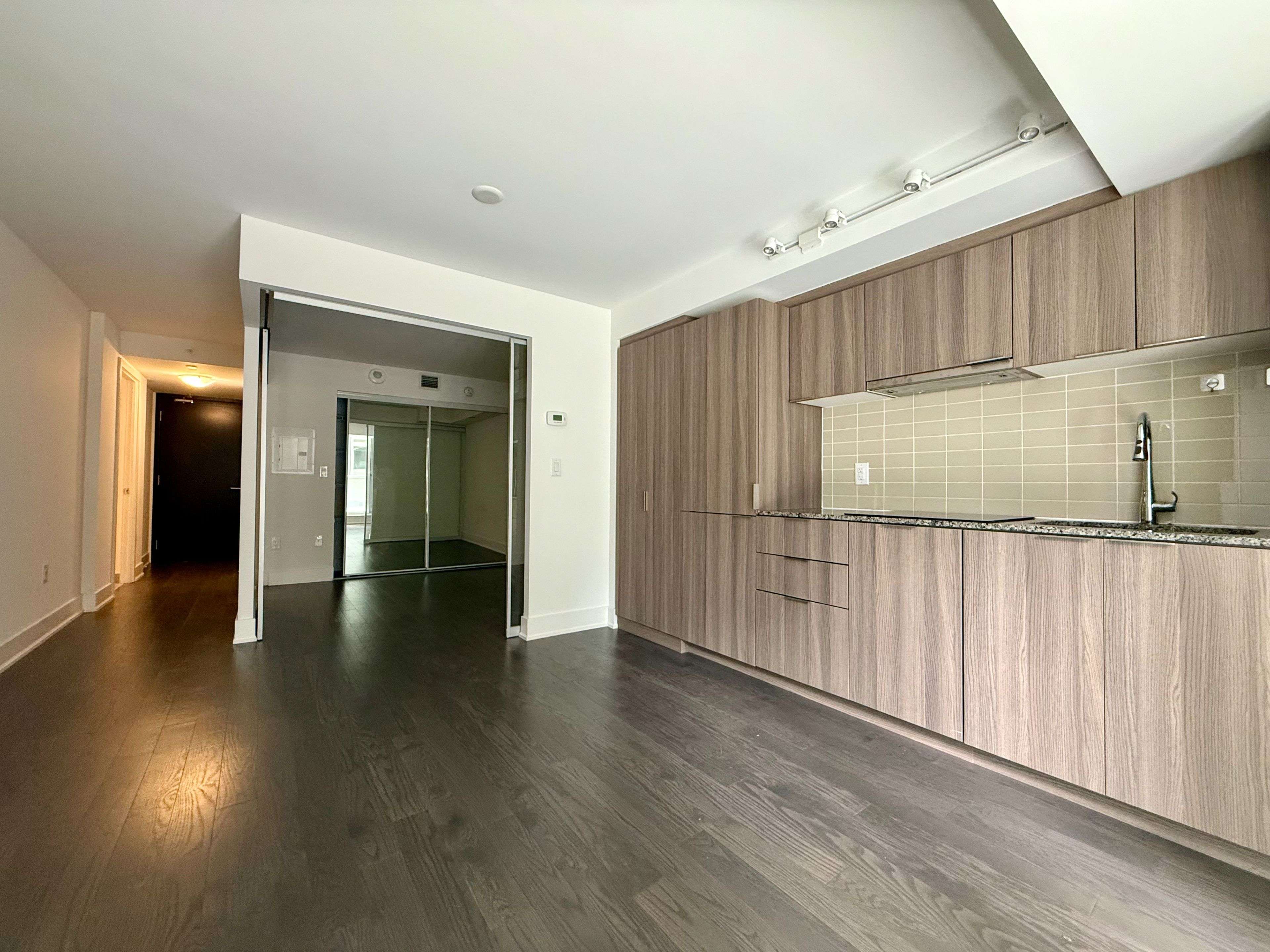 Toronto C01, ON M5S 0C6,955 Bay ST #908